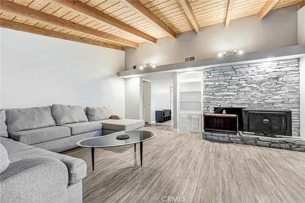 $1,359,000 | 17444 Septo Street, Northridge, CA 91325