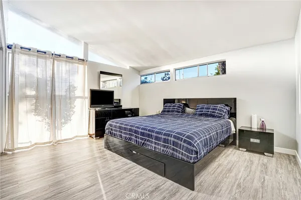 $1,359,000 | 17444 Septo Street, Northridge, CA 91325