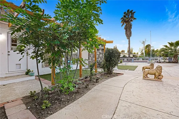 $1,359,000 | 17444 Septo Street, Northridge, CA 91325