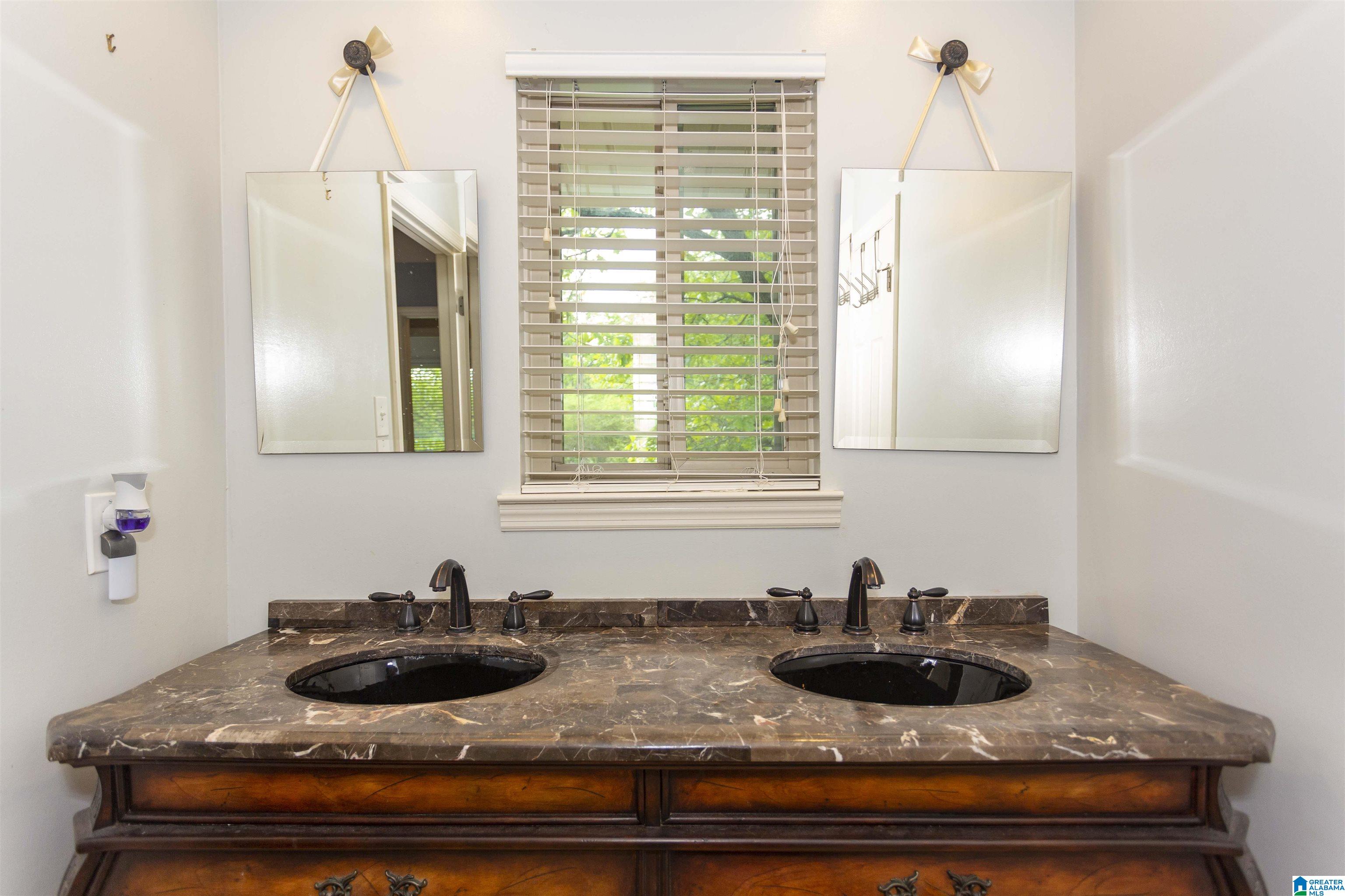 912 Ivawood Road Birmingham, AL 35210 - Photo 28 of 44