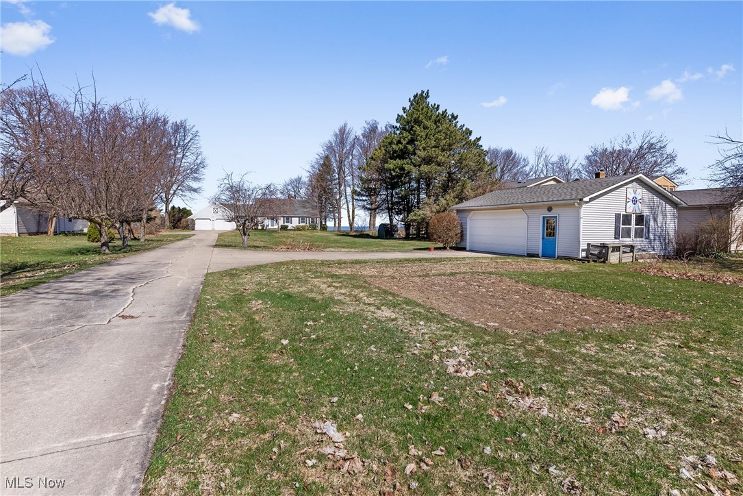 1122 Lake Road Conneaut, OH 44030 - Photo 17 of 50 View of street