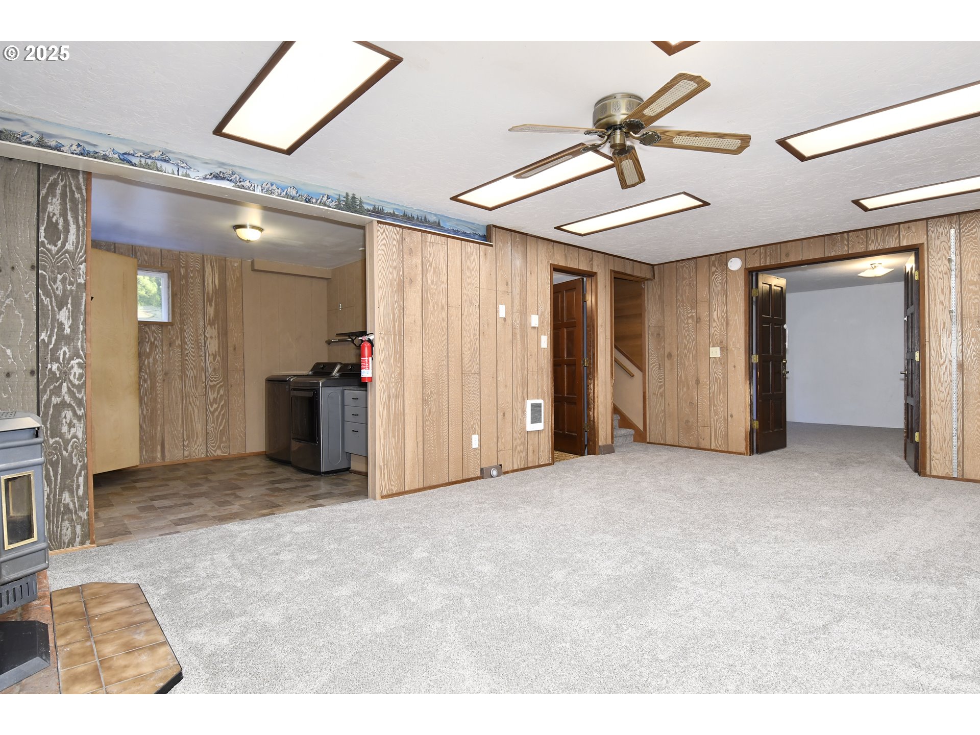 1226 Southwest Hensley Road Troutdale, OR 97060 - Photo 24 of 40 a view of an empty room