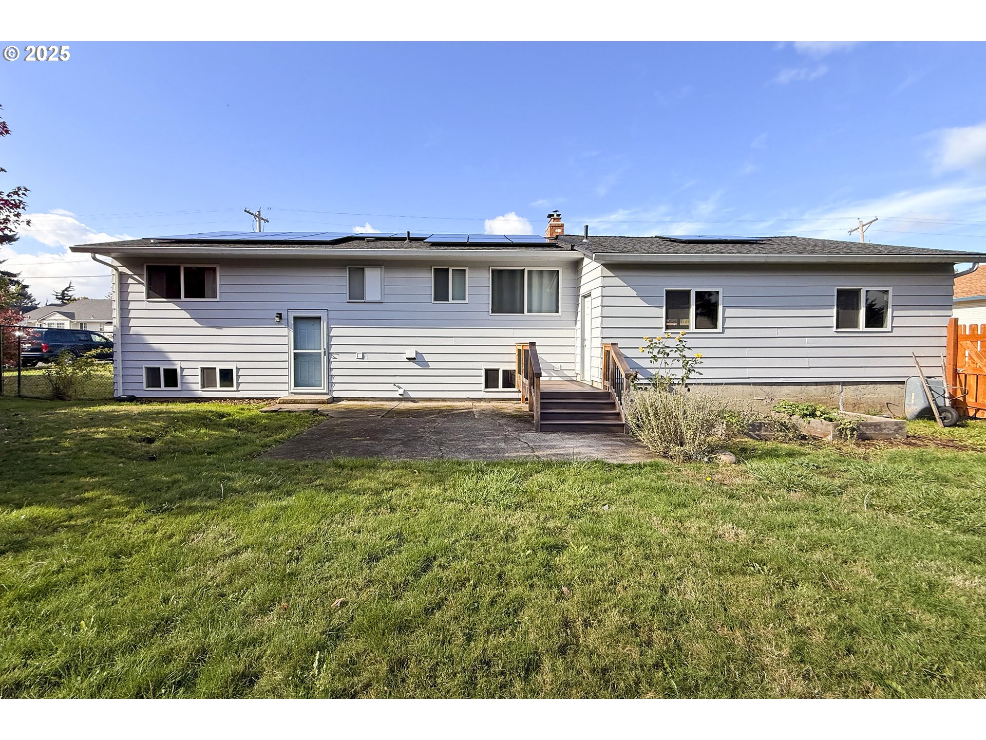 1226 Southwest Hensley Road Troutdale, OR 97060 - Photo 33 of 40 a front view of a house with a yard