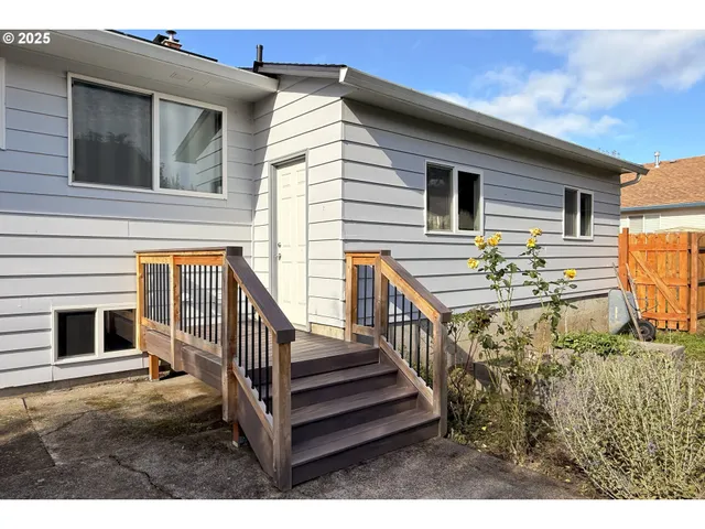 $515,000 | 1226 Southwest Hensley Road, Troutdale, OR 97060