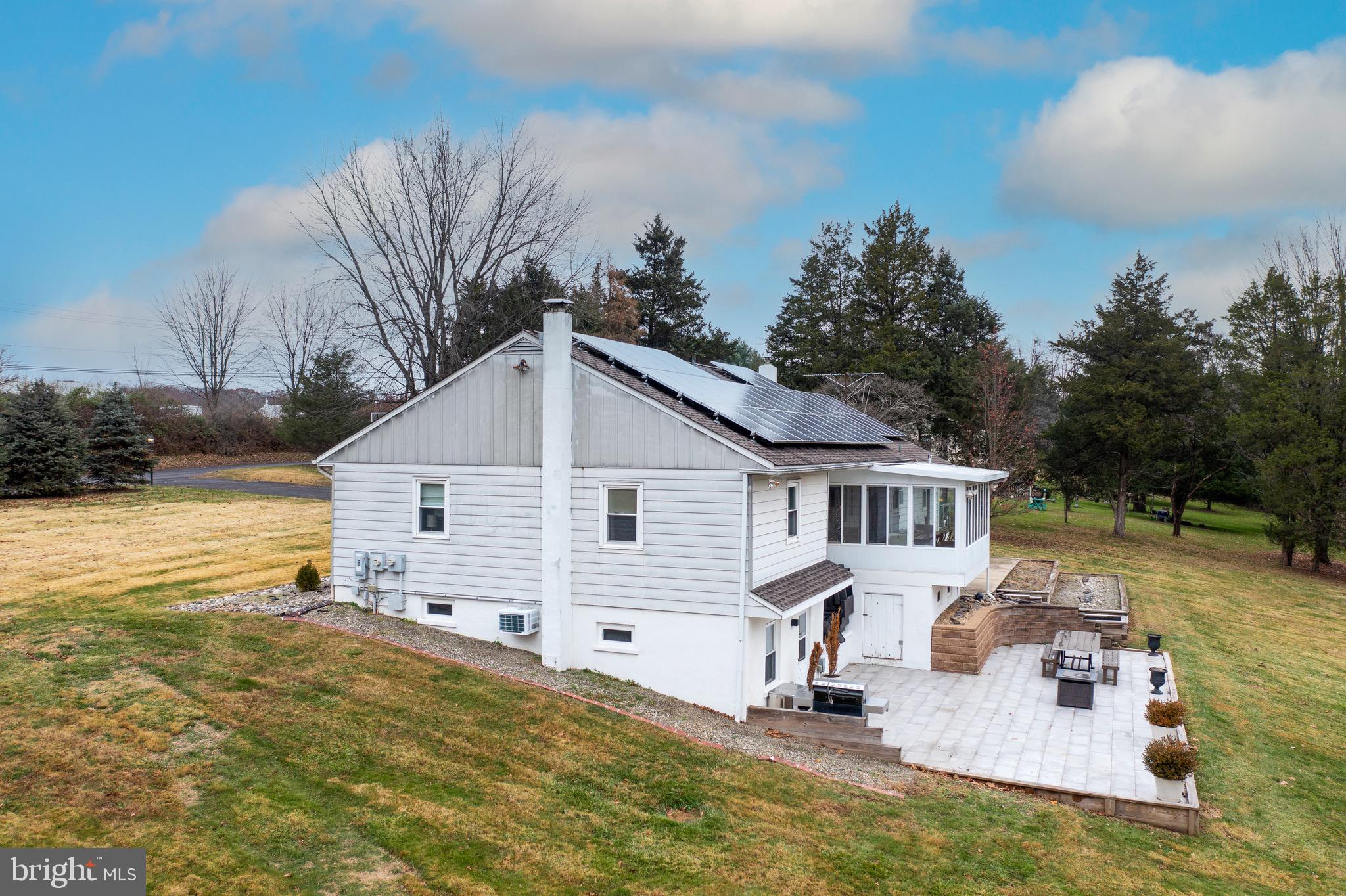21 Thompson Mill Road Newtown, PA 18940 - Photo 33 of 44 Side view