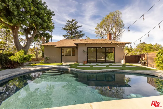 $8,888 | 3424 Primera Avenue, Los Angeles, CA 90068