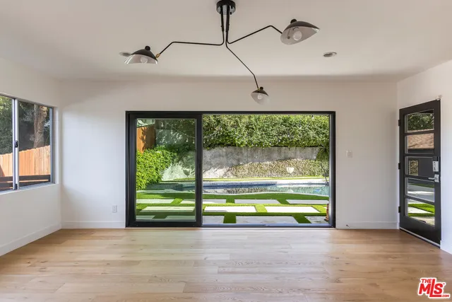 $8,888 | 3424 Primera Avenue, Los Angeles, CA 90068