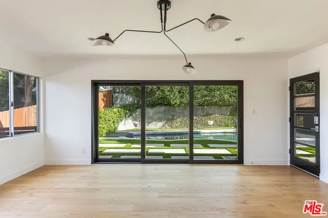 $8,888 | 3424 Primera Avenue, Los Angeles, CA 90068