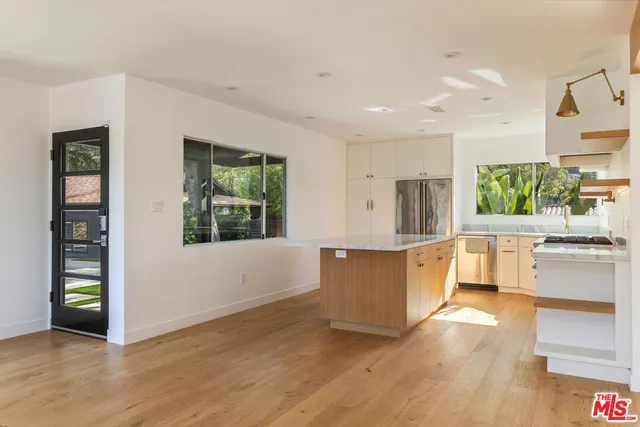 $8,888 | 3424 Primera Avenue, Los Angeles, CA 90068