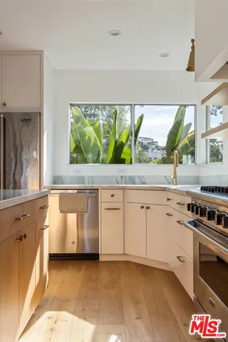 $8,888 | 3424 Primera Avenue, Los Angeles, CA 90068