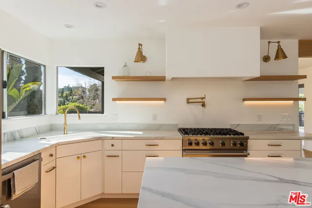 $8,888 | 3424 Primera Avenue, Los Angeles, CA 90068