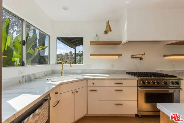 $8,888 | 3424 Primera Avenue, Los Angeles, CA 90068