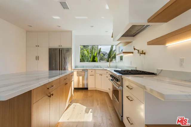 $8,888 | 3424 Primera Avenue, Los Angeles, CA 90068