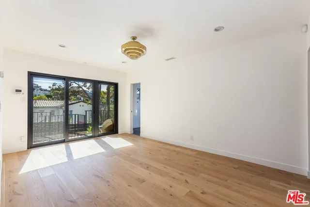 $8,888 | 3424 Primera Avenue, Los Angeles, CA 90068