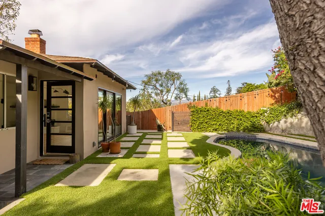 $8,888 | 3424 Primera Avenue, Los Angeles, CA 90068