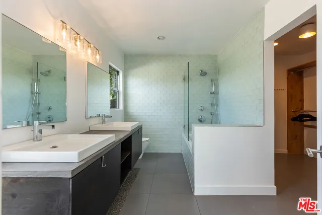 $8,888 | 3424 Primera Avenue, Los Angeles, CA 90068