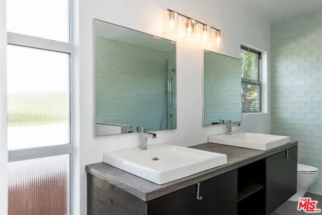 $8,888 | 3424 Primera Avenue, Los Angeles, CA 90068