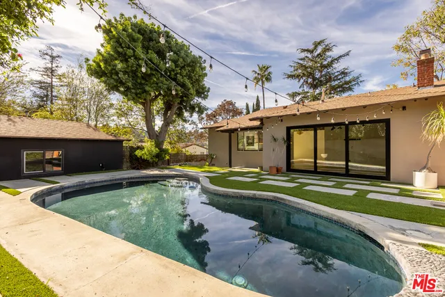 $8,888 | 3424 Primera Avenue, Los Angeles, CA 90068