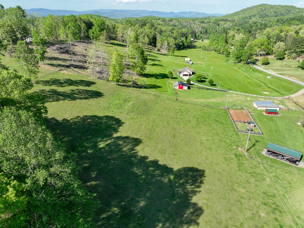 564 Wright Road Murphy, NC 28906 - Photo 8 of 36 a view of an outdoor space yard and green space