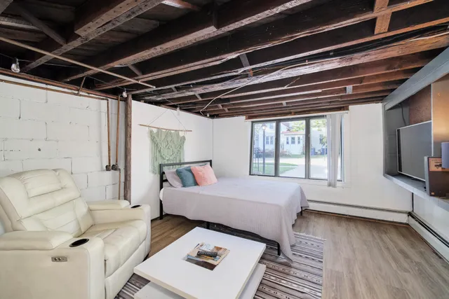 $215,000 | 307 2nd Avenue, Manistee, MI 49660