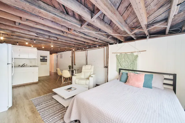 $215,000 | 307 2nd Avenue, Manistee, MI 49660