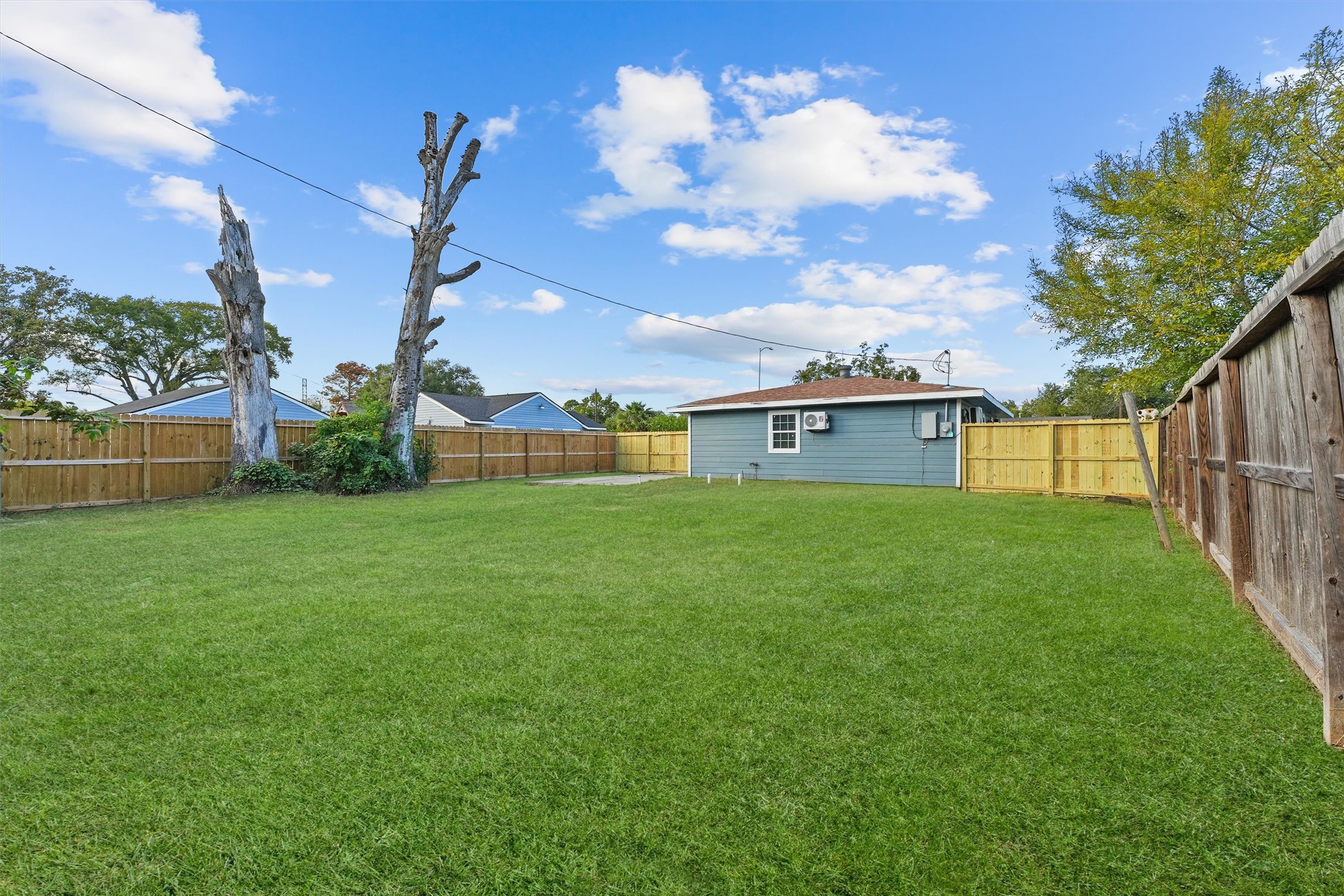 5406 Firefly Street Houston, TX 77017 - Photo 24 of 29 a front view of a house with garden