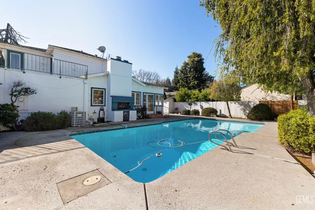 $739,999 | Undisclosed Address, Bakersfield, CA 93301