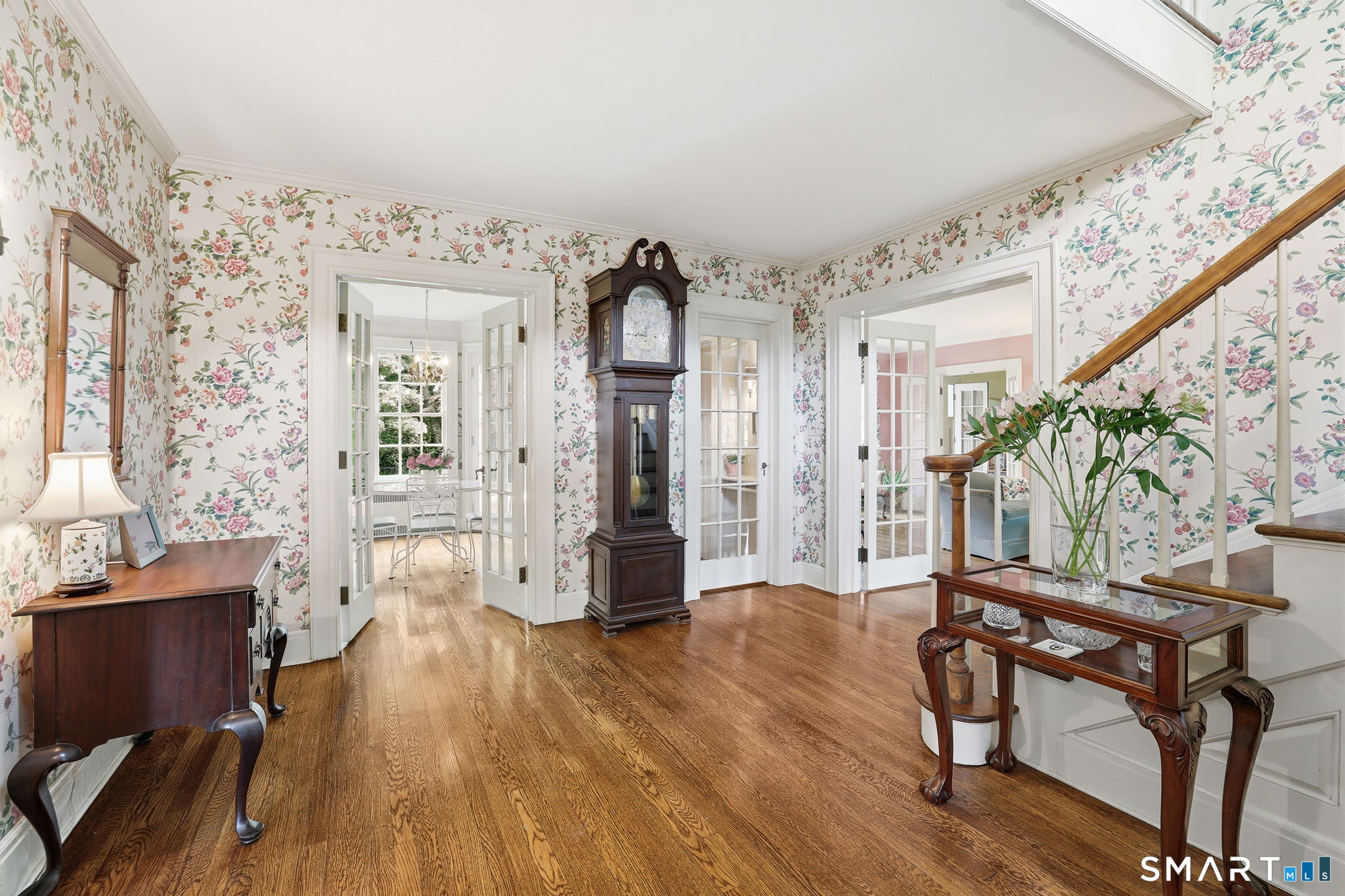 73 Inwood Road Fairfield, CT 06825 - Photo 14 of 40 Gracious and spacious front entry with access to multiple rooms