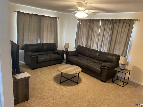 $1,350 | 1018 South Mire Avenue, Gonzales, LA 70737