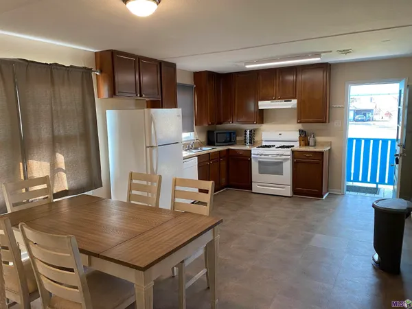 $1,350 | 1018 South Mire Avenue, Gonzales, LA 70737