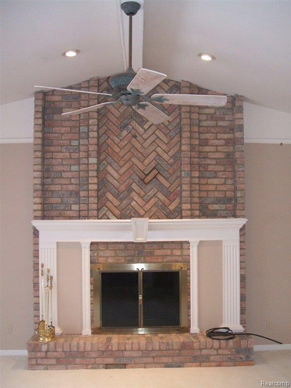 3552 Wedgewood Drive Rochester, MI 48306 - Photo 5 of 25 Great Room Fireplace