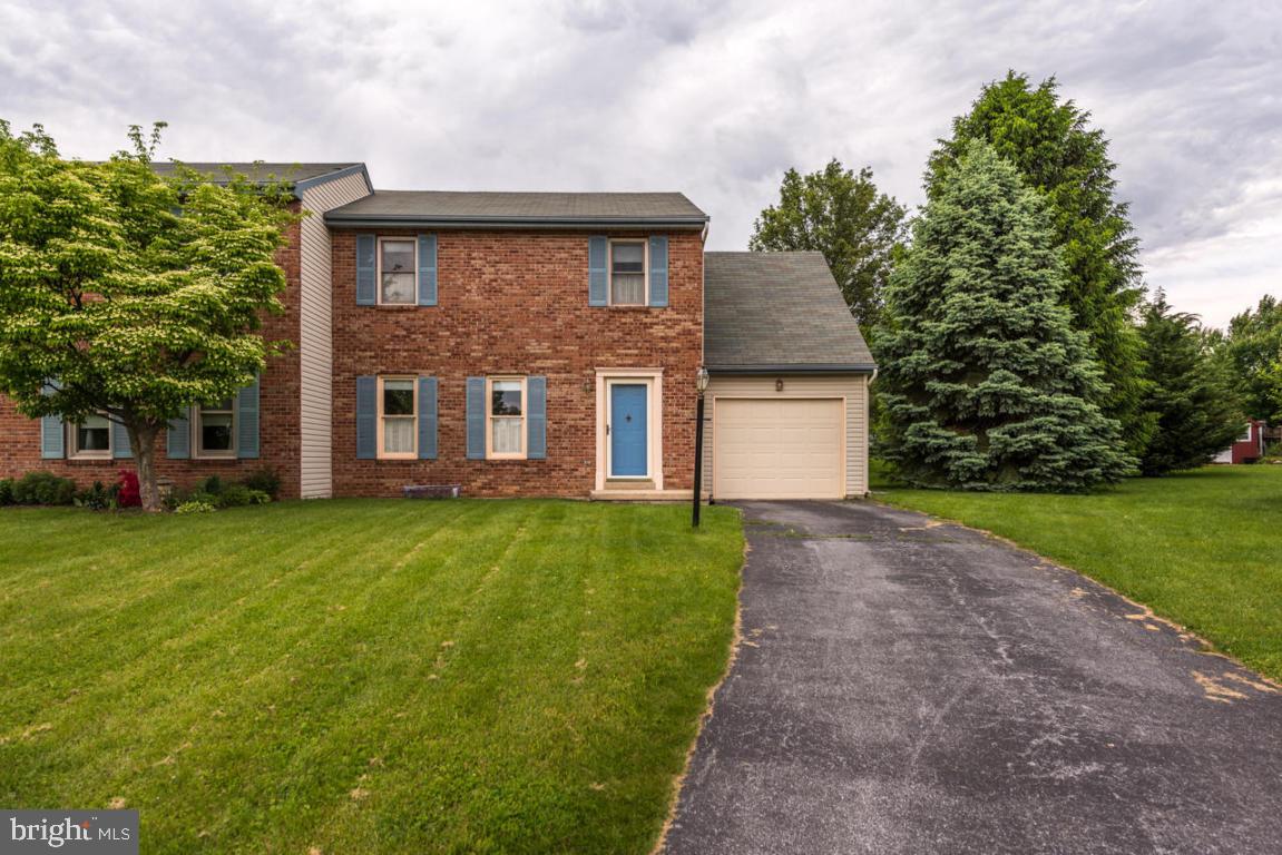 20 Lakeview Place Lititz, PA 17543 - Photo 1 of 26