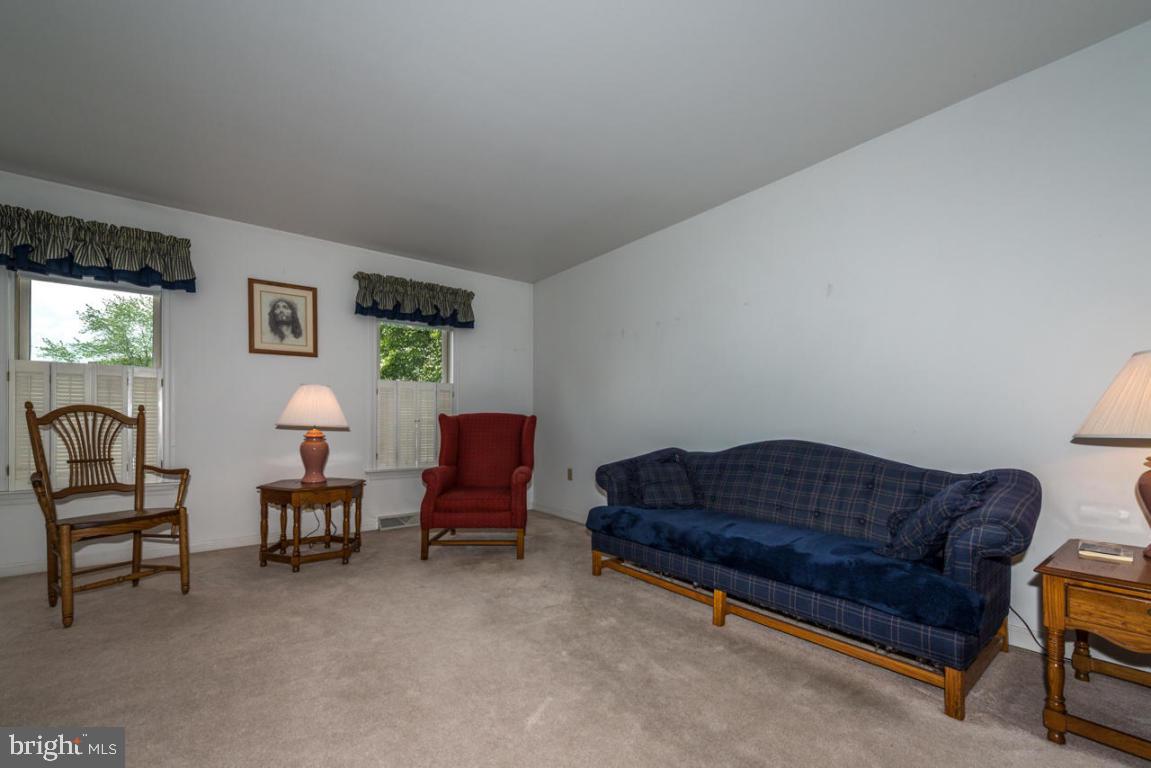 20 Lakeview Place Lititz, PA 17543 - Photo 3 of 26