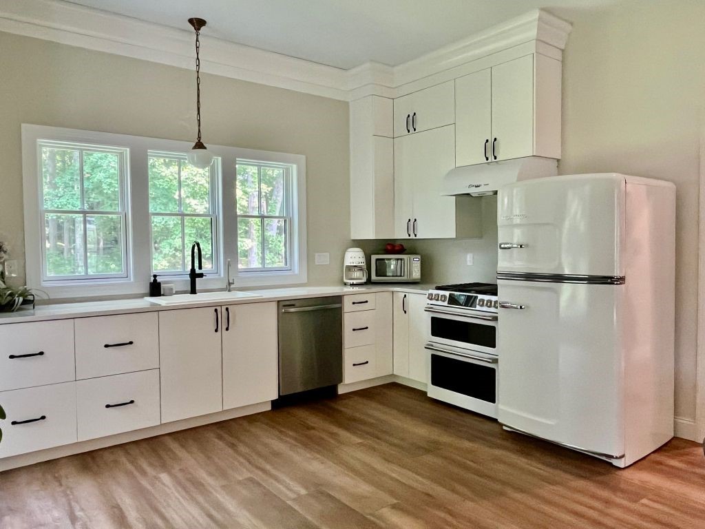 1748 S Road South Kingstown, RI 02881 - Photo 6 of 29