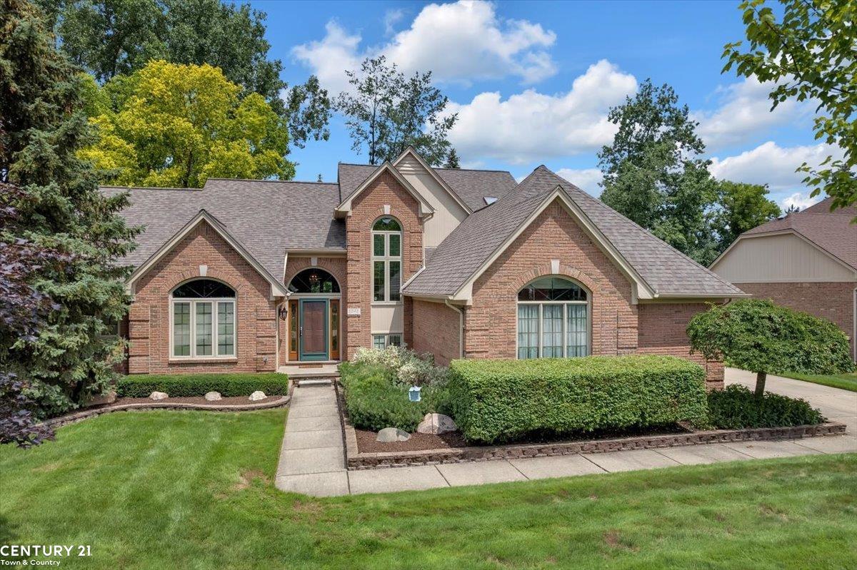 1042 Covington Pl Drive Rochester Hills, MI 48309 - Photo 1 of 40