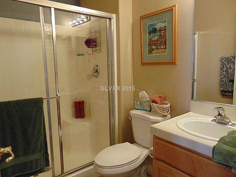 865 Sumner Ranch Road Henderson, NV 89012 - Photo 16 of 30 Guest Bathroom.