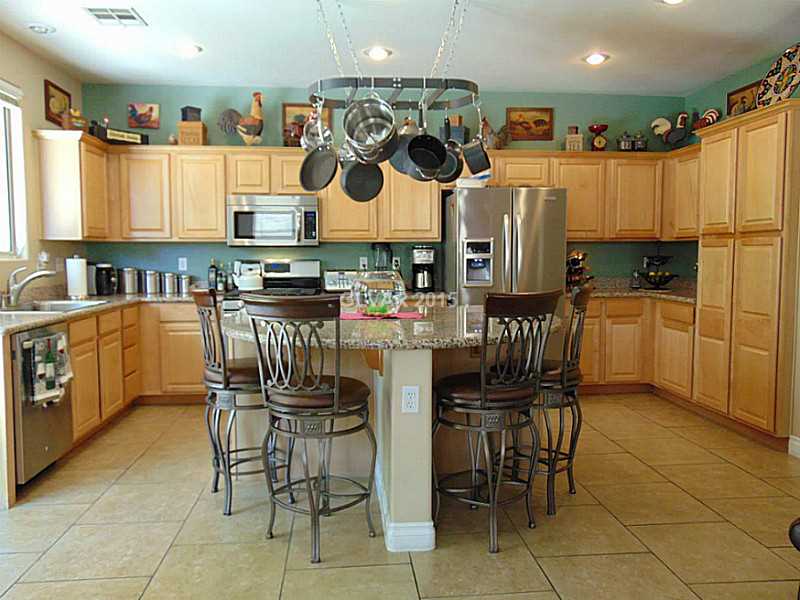 865 Sumner Ranch Road Henderson, NV 89012 - Photo 10 of 30 Kitchen.