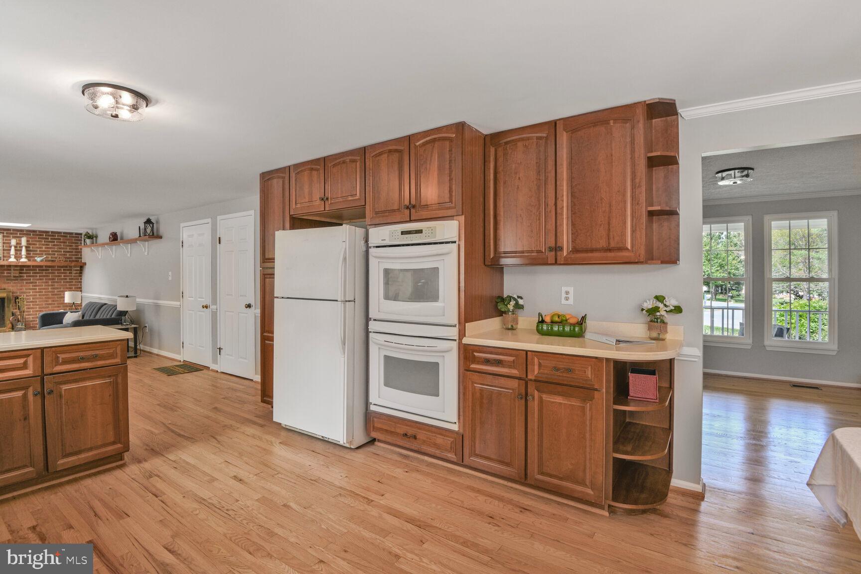 1037 Windmill Lane Silver Spring, MD 20905 - Photo 12 of 54 Double Oven