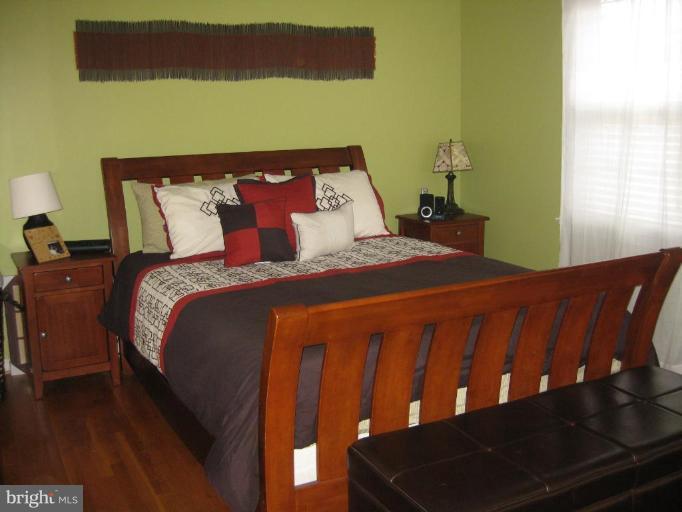 7071 Leestone Street Springfield, VA 22151 - Photo 11 of 21 Master Bedroom