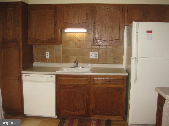 7071 Leestone Street Springfield, VA 22151 - Photo 9 of 21 Kitchen #3