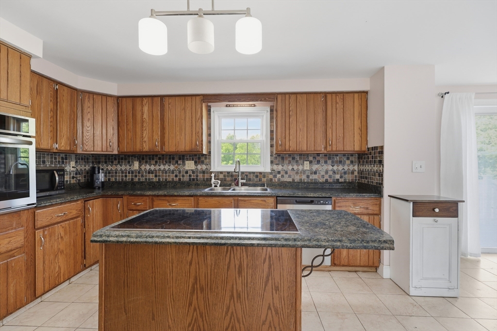 720 East Hill Road East Oakham, MA 01068 - Photo 10 of 42