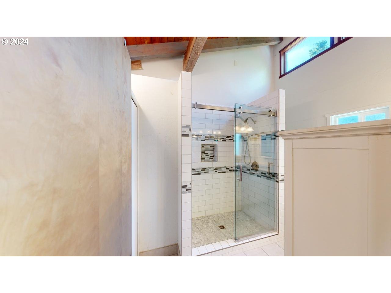 29830 Hounddog Road Gold Beach, OR 97444 - Photo 27 of 47 Bathroom, Attached