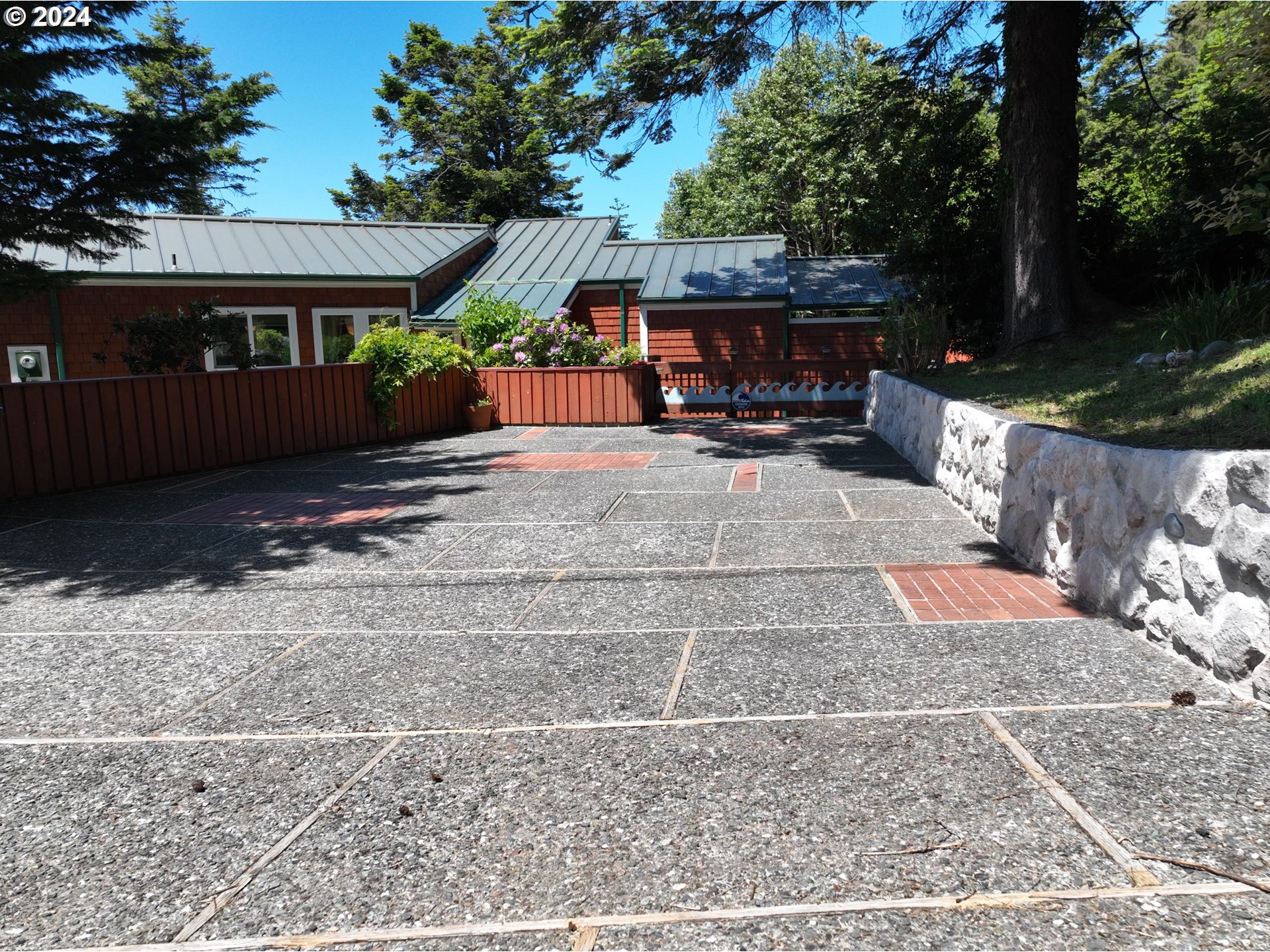 29830 Hounddog Road Gold Beach, OR 97444 - Photo 4 of 47 Driveway