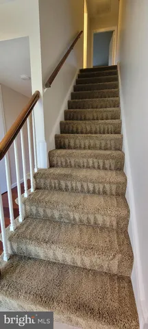 $2,800 | 27 Landsend Drive, Gaithersburg, MD 20878