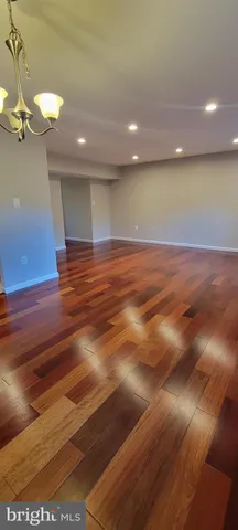 $2,800 | 27 Landsend Drive, Gaithersburg, MD 20878