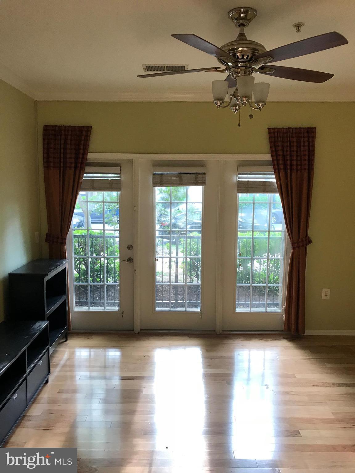 11800 Old Georgetown Road, Unit 1439 North Bethesda, MD 20852 - Photo 3 of 21 Living Room