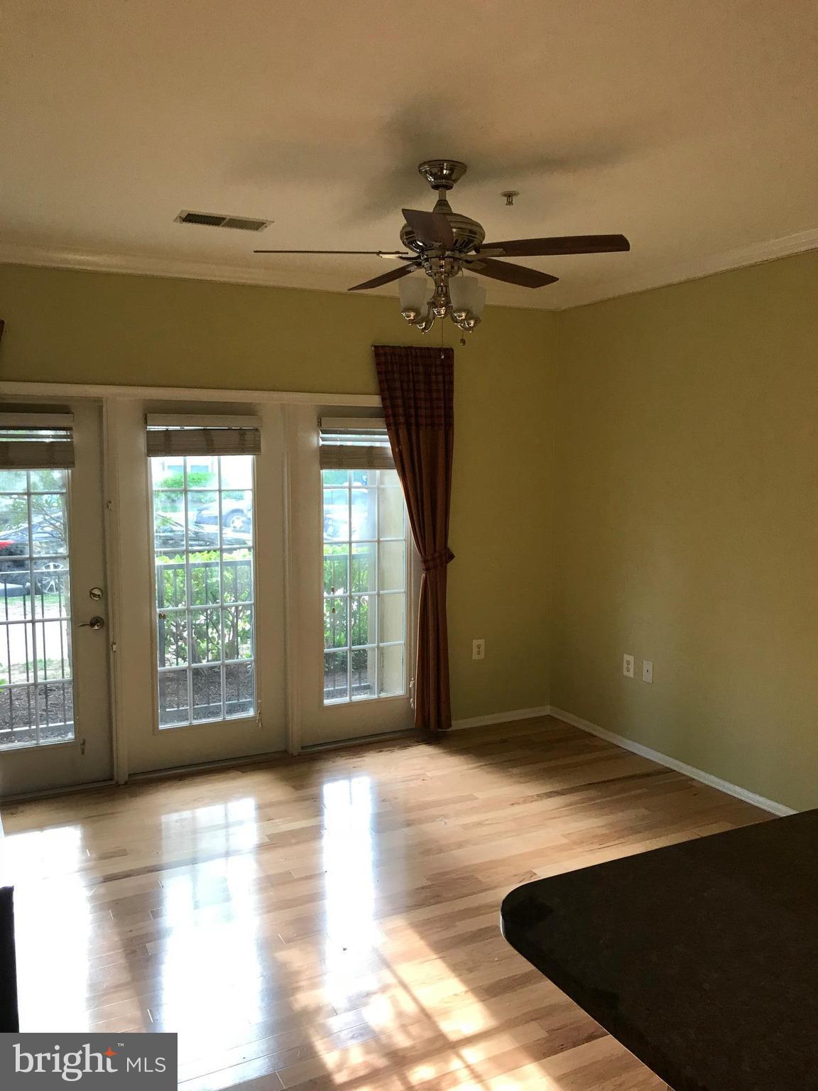 11800 Old Georgetown Road, Unit 1439 North Bethesda, MD 20852 - Photo 4 of 21 Living Room