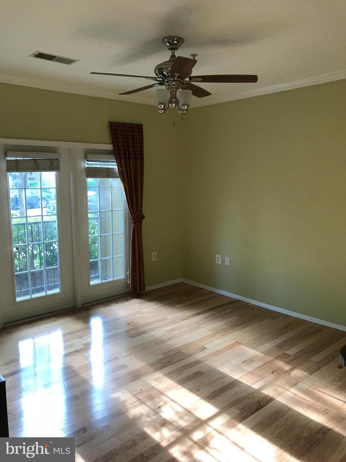 11800 Old Georgetown Road, Unit 1439 North Bethesda, MD 20852 - Photo 5 of 21 Living Room