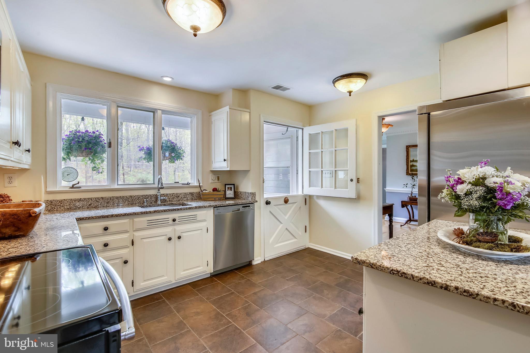 21409 Davis Mill Road Germantown, MD 20876 - Photo 20 of 72 Main Level - Kitchen (Dutch door to Front Patio)