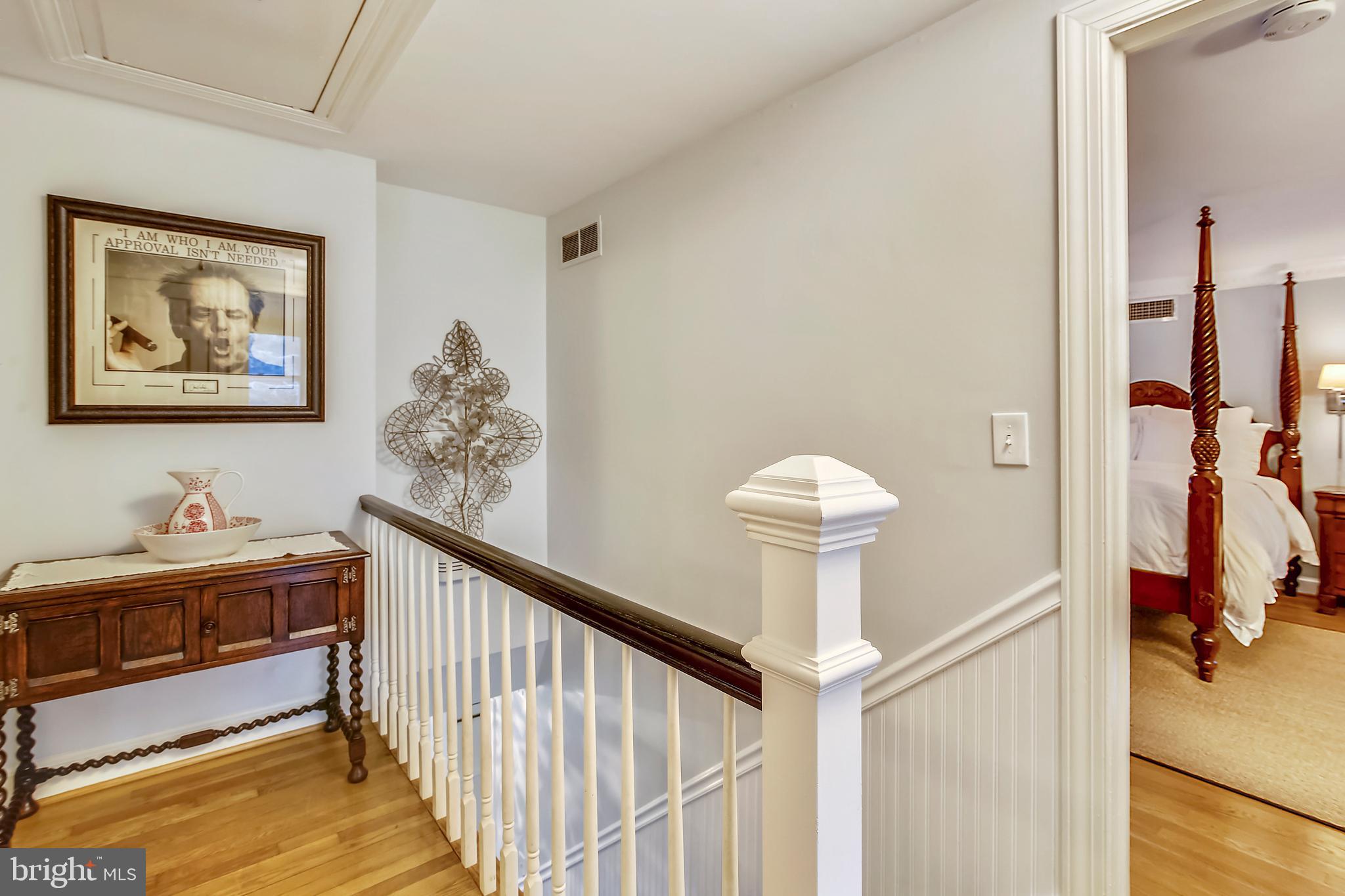 21409 Davis Mill Road Germantown, MD 20876 - Photo 29 of 72 Upper Level -- Stairwell